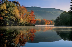 schitterende weerspiegeling in het water | White Mountains